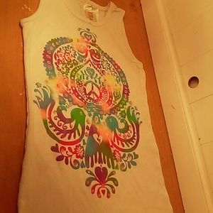 White tank top with pattern